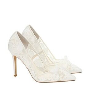 Bella Belle Sophia Ivory Lace Pointed Toe‎ Pump Heels Women's Size 10 Bridal